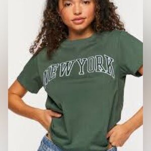 NEVER WORN TRENDY NY SHIRT